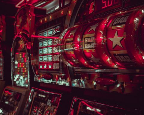 close-up photography of lucky arcade with Bar, Bar, and Star